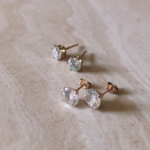 Stud Earrings (Set of 2) - Picture 1 of 4
